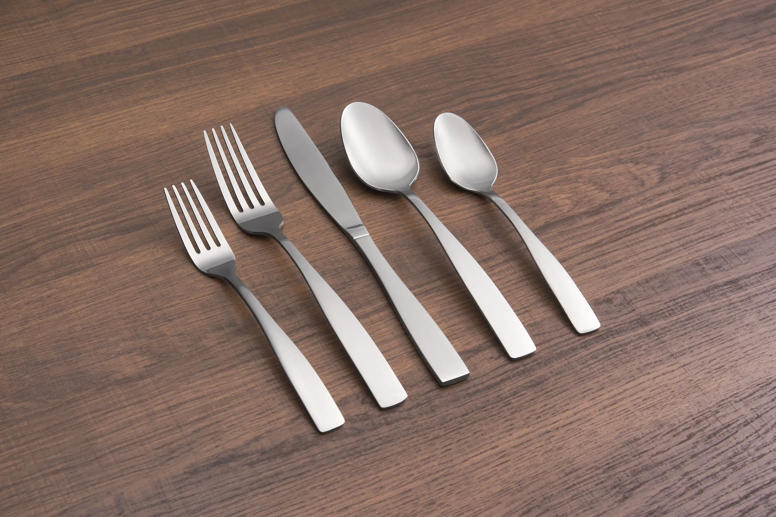 77-Piece Expanded Flatware Set