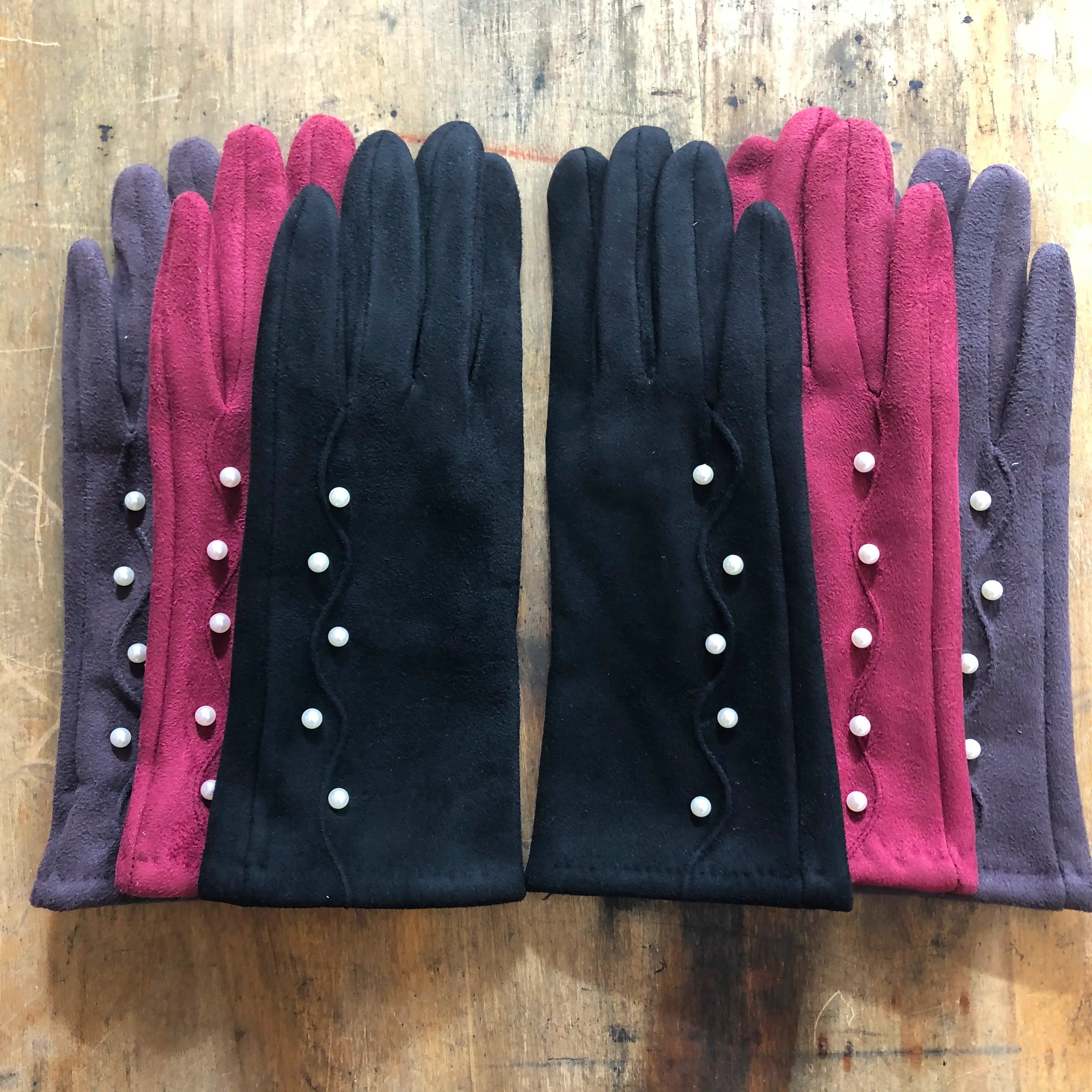 Gloves: A Night at the Opera