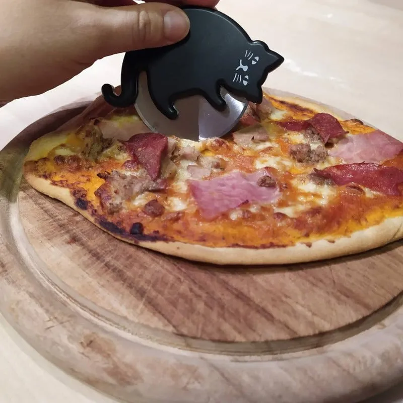 Kikkerland Cat Lovers Pizza Cutter