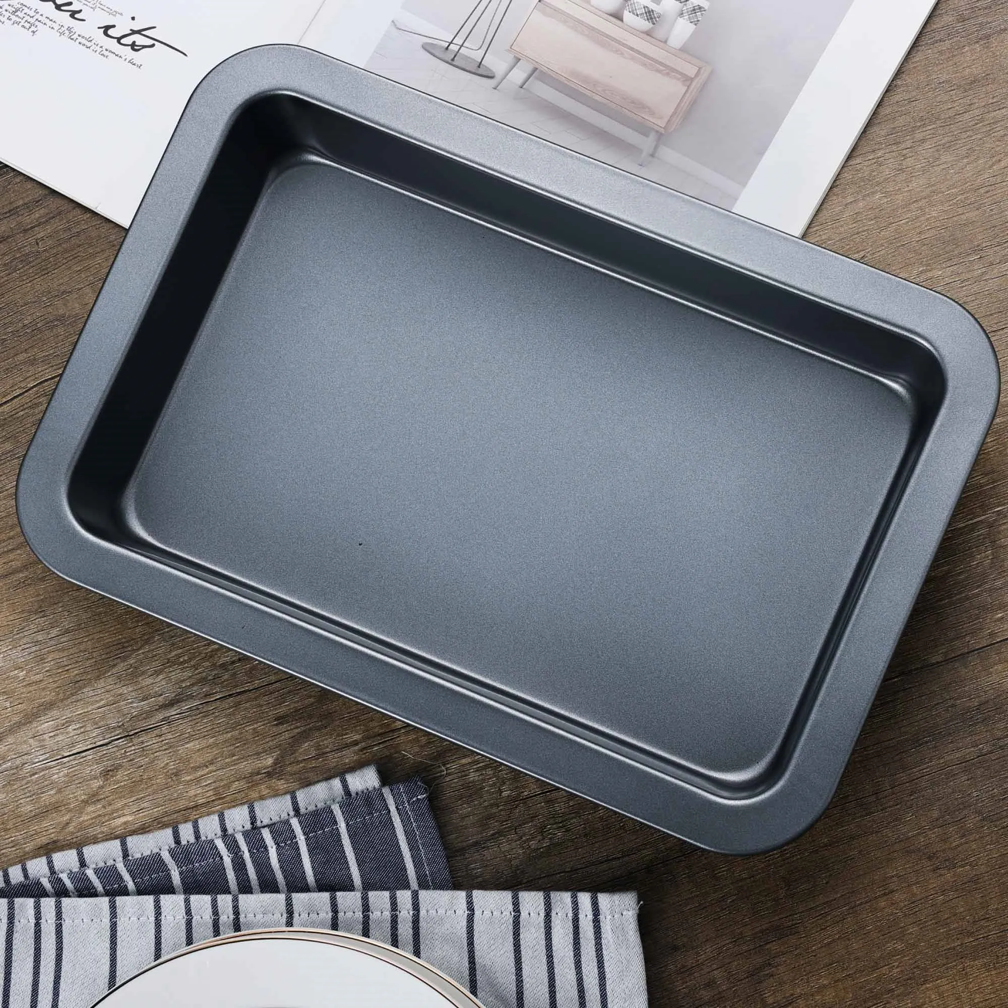 Lewis's Medium Roast and Bake Pan 32cm